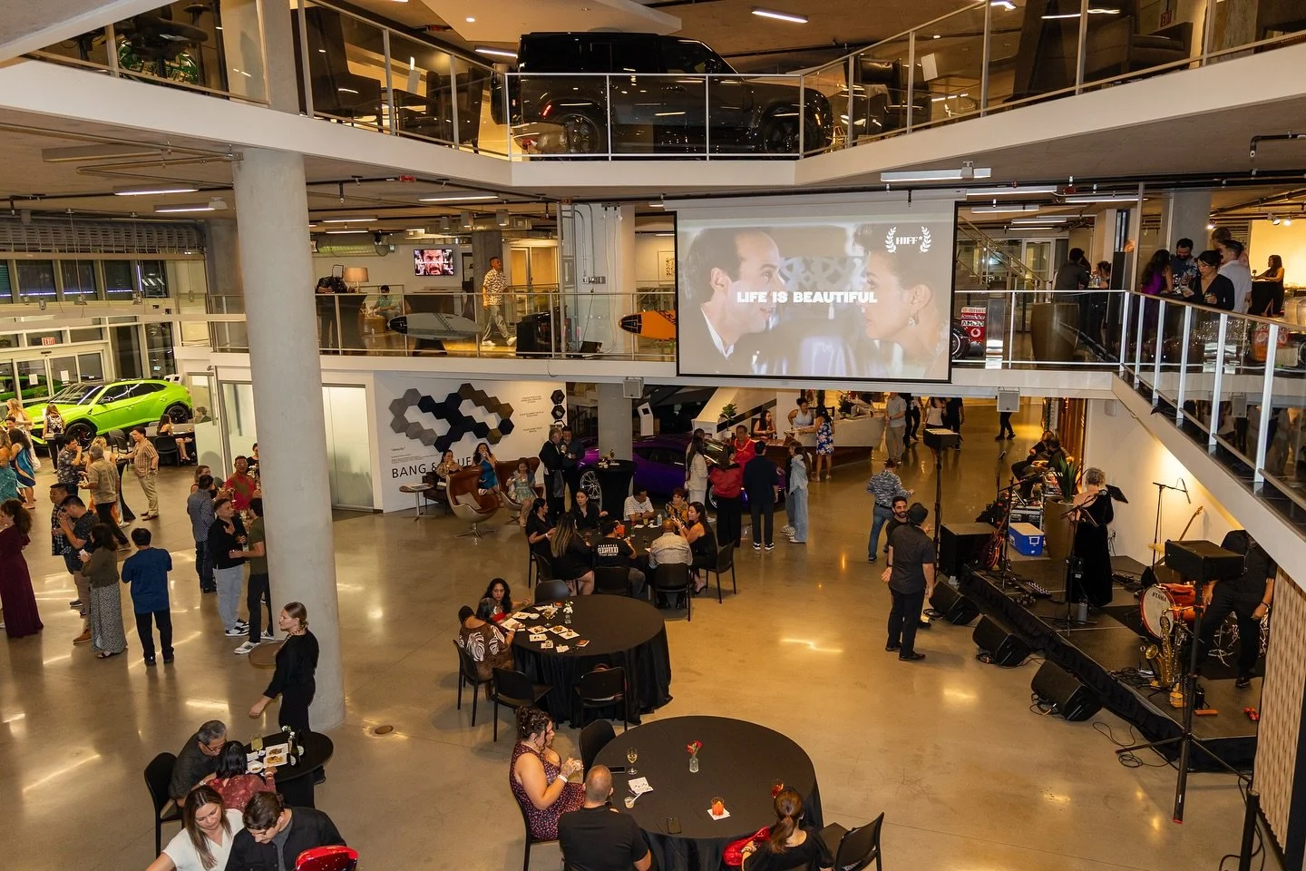 Confirming that La Vita was in fact Bella at our Passaporto Italiano VIP event at @velocityhonolulu. Grazie to our wonderful non-profit partner @hiffhawaii for providing a selection of Italian films to played throughout the evening. #lifeisbeautiful 