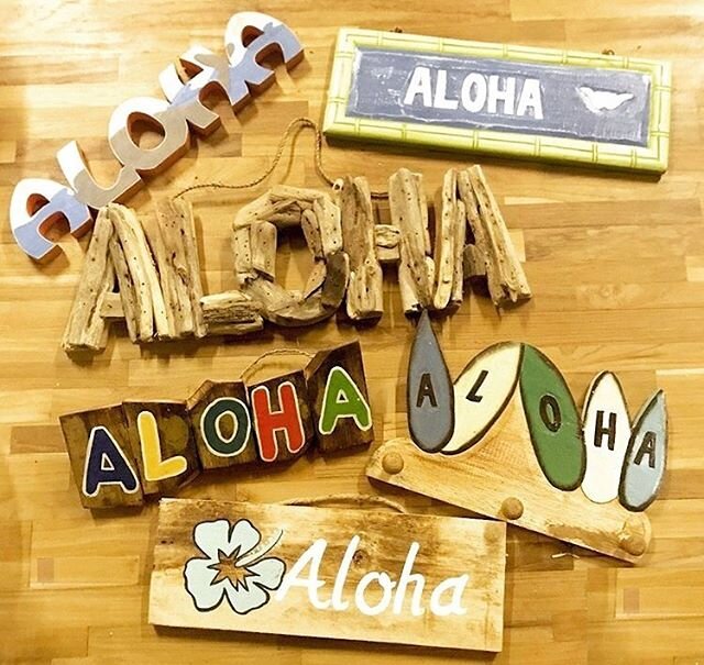 Some of the many handmade signs available at @balimoonhawaii 🏝The warehouse is currently open by appointment only. Please call 808-384-2251 to schedule a time to visit🌙🤙#Mahalo #BalimoonHawaii