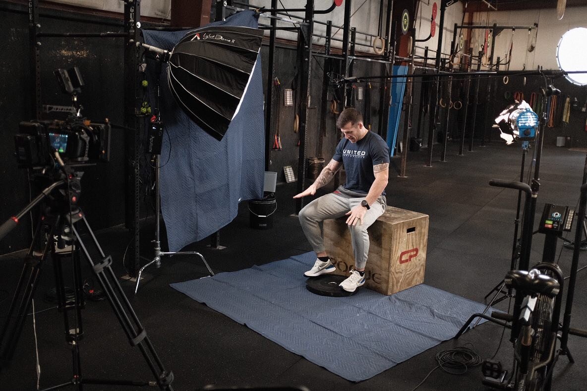 Some behind the scenes of @thetravismayer trying to pump himself up! It&rsquo;s been a lot of fun creating for @unitedperformanceftc and Travis here recently!
.
.
.
#cinematography #cinematographer #videoproduction #filmmaking #filmmaker #behindthesc