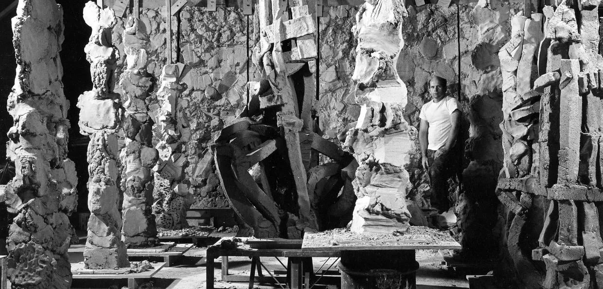 Mason_in_studio_work_in_progress_for_solo_exhibition_at_Pasadena_Museum_of_Art_Photo_by_Robert_Bu.jpg