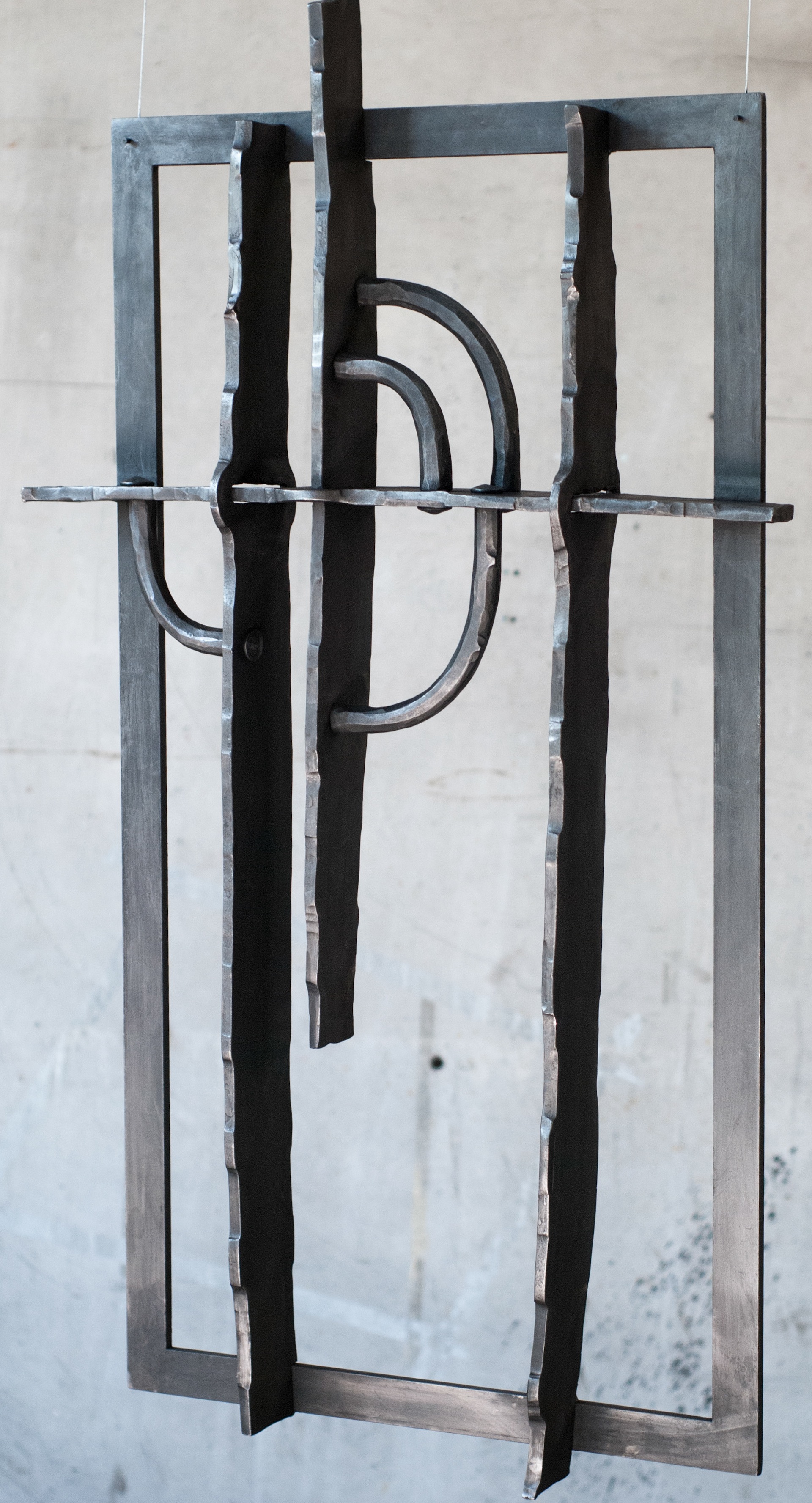 Lind Smide & Metallgestaltning. Galler designat med utgångspunkt i den sena nordiska renässansens formspråk och smidestekniker.