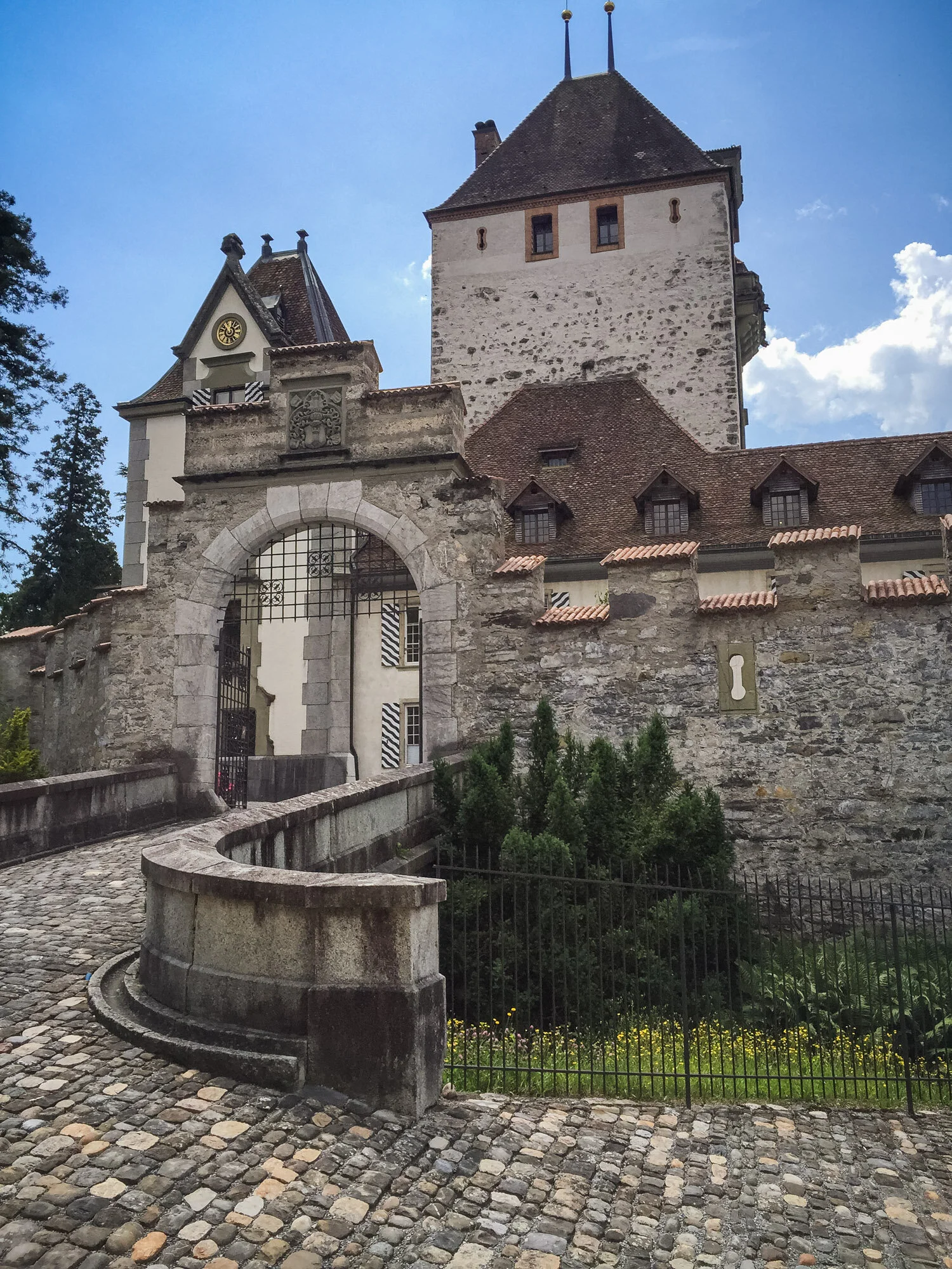 Oberhofen Castle