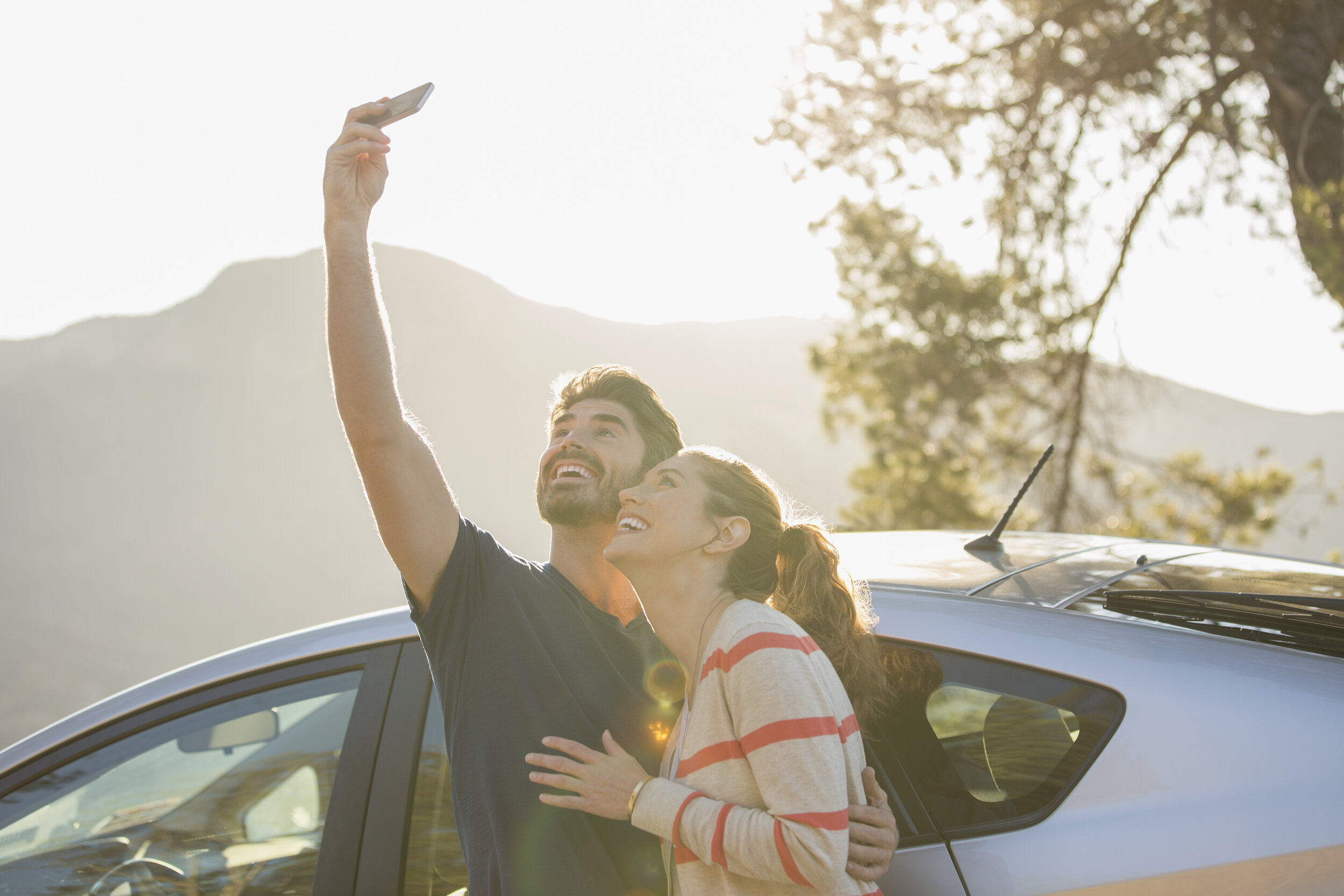 GettyImages-483597979_Couple_Selfie.jpg