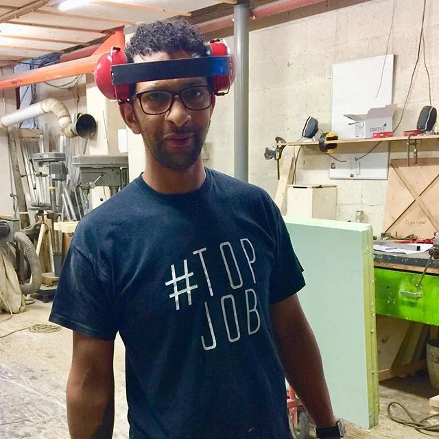 Top t-shirt en trots ambachtelijk vakmanschap bij Atelier Vorm&amp; Decor @m4hrotterdam @delfshaven.010 #makersdistrict nu #vacature daar: lasser gevraagd!