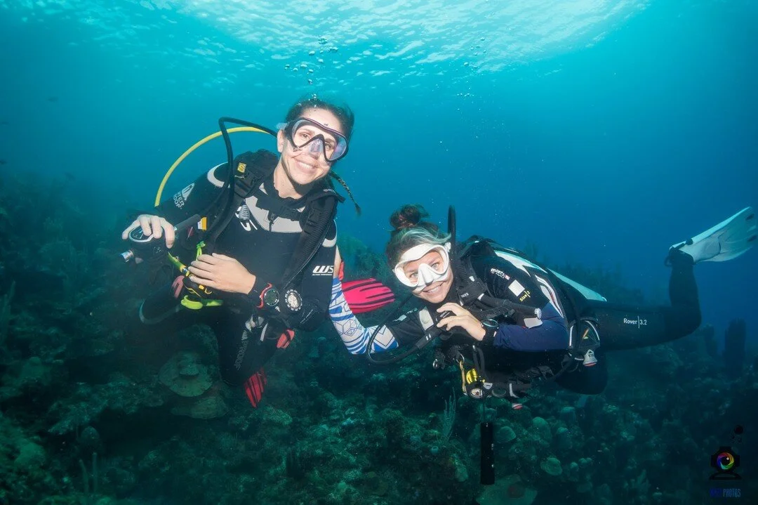 PADI Divemaster Training Roatan Divers