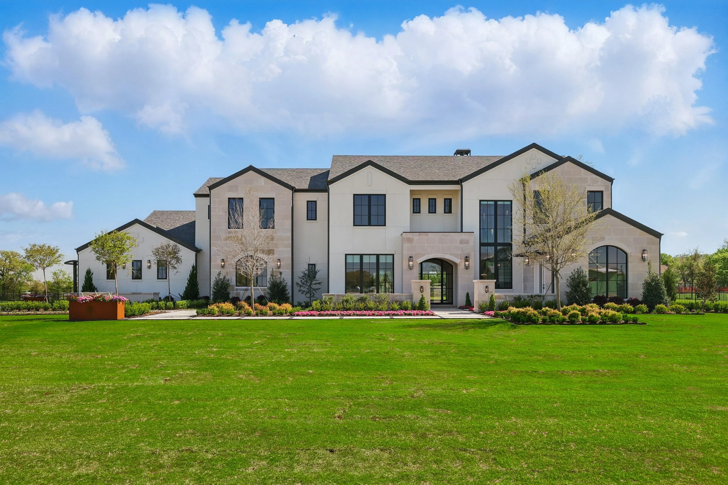 1418 Clydesdale Rd Final-2.jpg