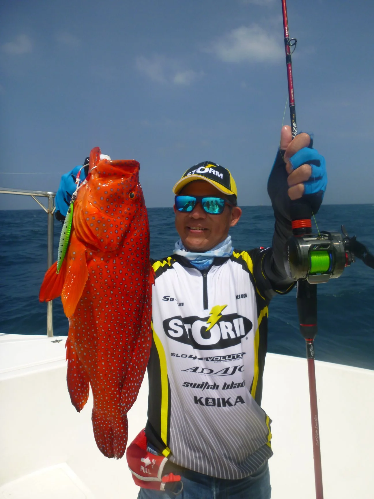 Light Jigging Sri Lanka Gomoku Storm VMC Hook Jigging Fred Goh.jpg