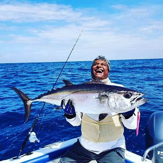 Happy angler catching a dogtooth tuna. 
#dogtoothtuna, #jigging, #jiggingfishing, #deepjigging, #sportfishinglanka, #fishingsrilanka