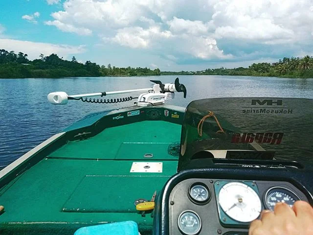 Let's go fishing !!!
#fishingsrilanka #srilankafishing #fishinginsrilanka #bolgodalake #barramundi #barramundifishing #mangrovejack #rapala #vmchooks