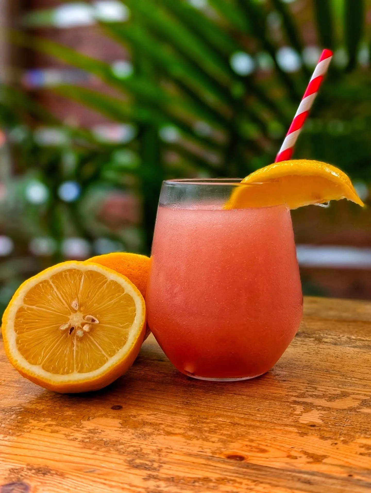 🍋❄️FROZEN RASPBERRY LEMONADE❄️🍋 

Have it on its own or with 2oz of @nsspiritco Vodka