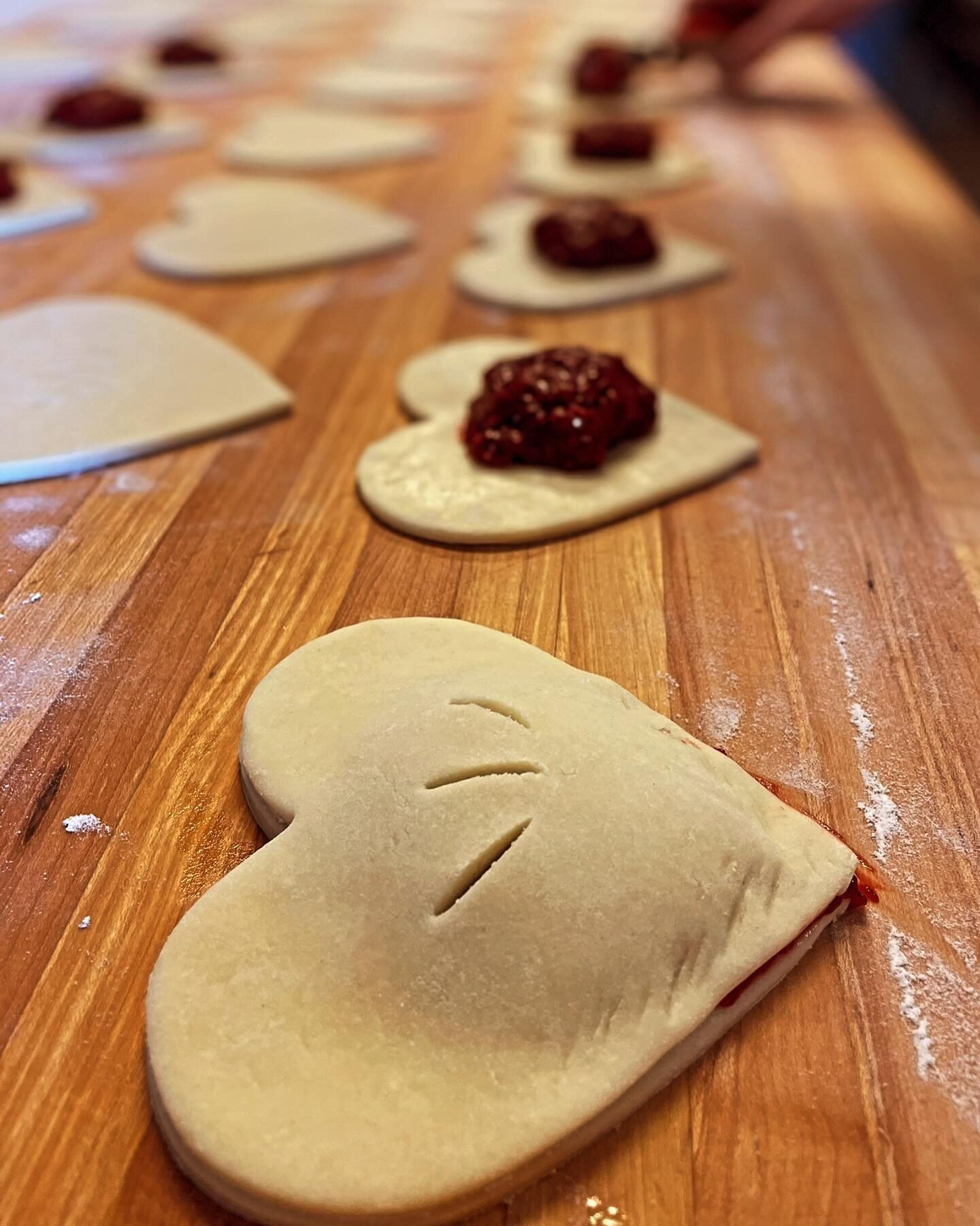 We will have our heart shaped hand pies available this week. All butter pie dough cut into cute heart shapes and filled with raspberry-strawberry compote. Let&rsquo;s spread some love &amp; kindness!!!💜

#bekind #love #loveislove #loveyourself #love