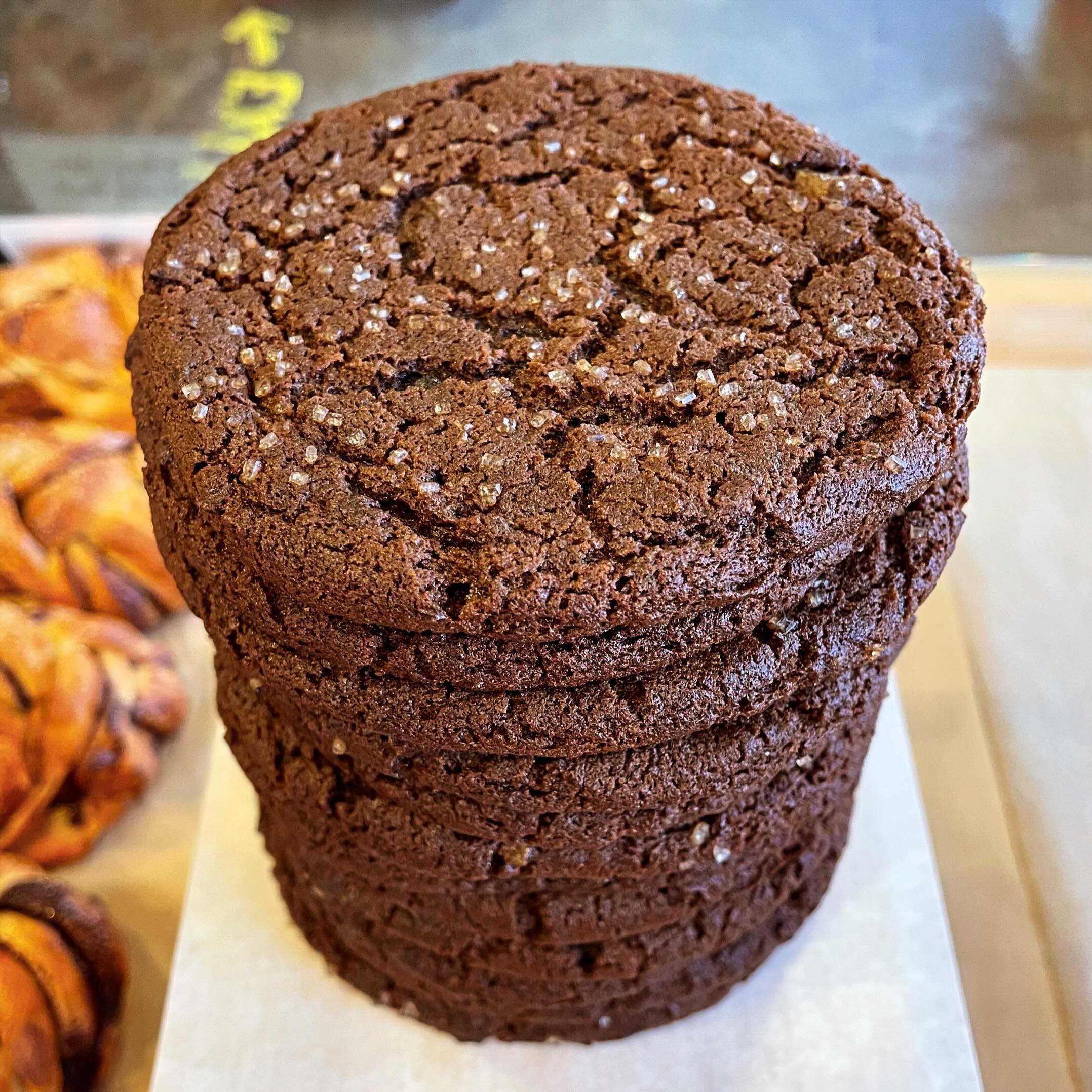 Have you tried our new Ginger Molasses cookie? Soft and chewy with a dark molasses and vibrant ginger flavor. 

#gingermolassescookies #cookie #cookies #cookielove #cookielover #molassescookies #gingercookies #bakery #bakeries #bakedgoods #cafe #coff