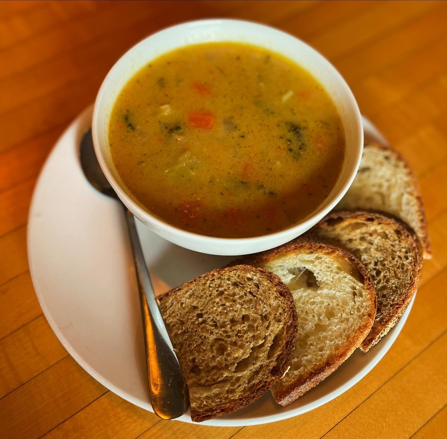 Only a couple more weeks of soup!

#soup #soupseason #soups #bakery #bakeries #cafe #madefromscratch #madewithlove #broccoli #broccolicheddarsoup #hoodriver #hoodriveroregon #oregon #pnw #pinestreetbakeryhoodriver