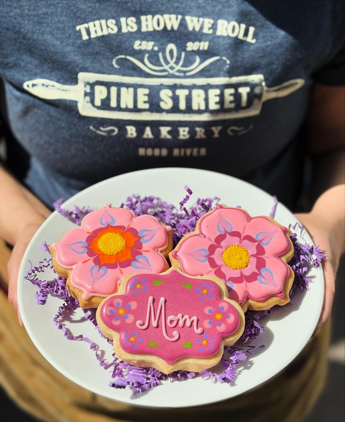 Celebrate the momma&rsquo;s this Sunday with some gorgeous handmade shortbread cookies made by our talented pastry chef, Cadia.💜

#mothersday #mother #mom #momma #mommy #celebrate #bakery #bakeries #cafe #coffeeshop #decoratedcookies #cookiedecorati