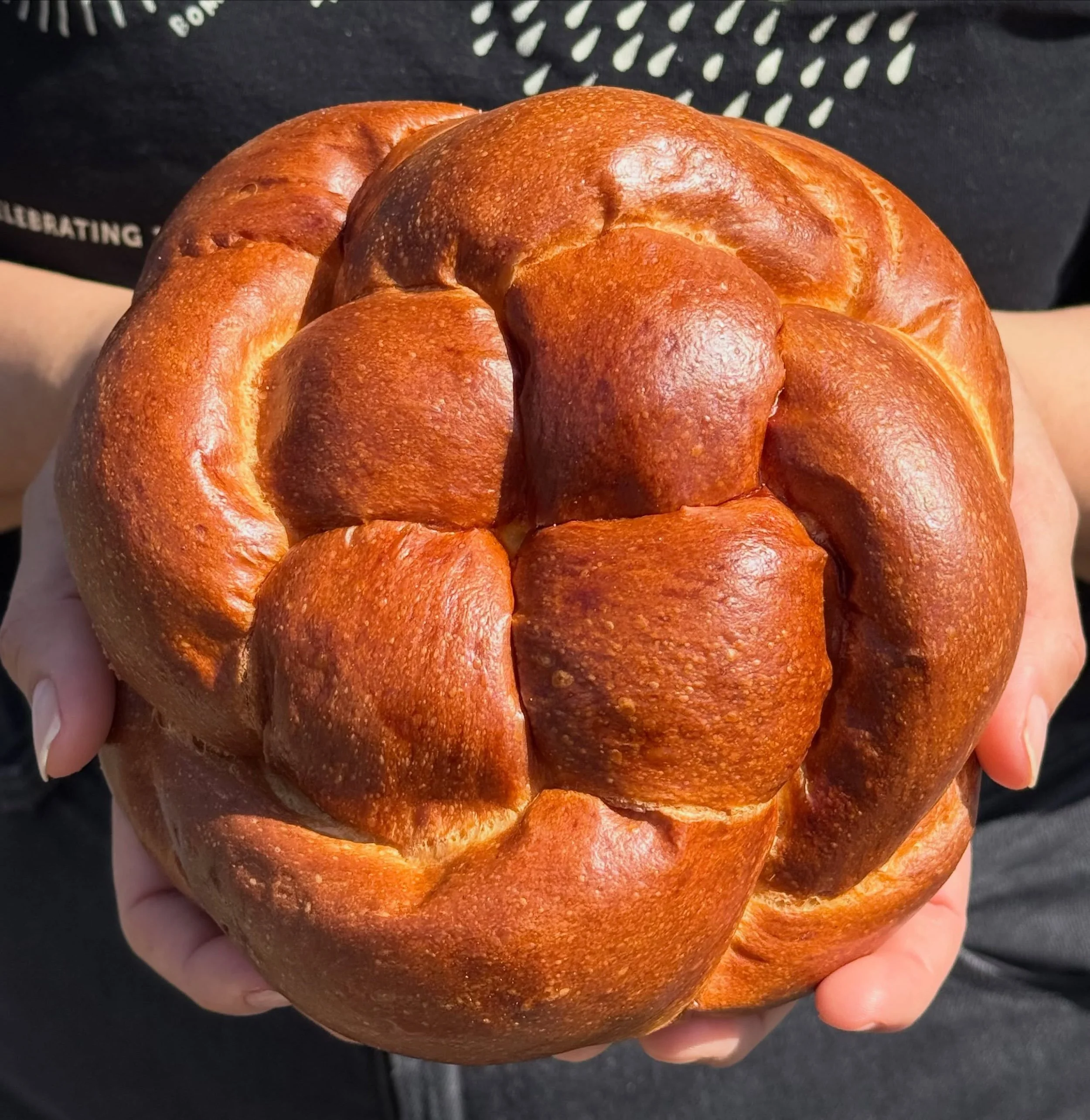 Challah Round for Rosh Hashanah! They are so beautiful!!😍 

#roshhashanah #challah #bakery #challahbread #bread