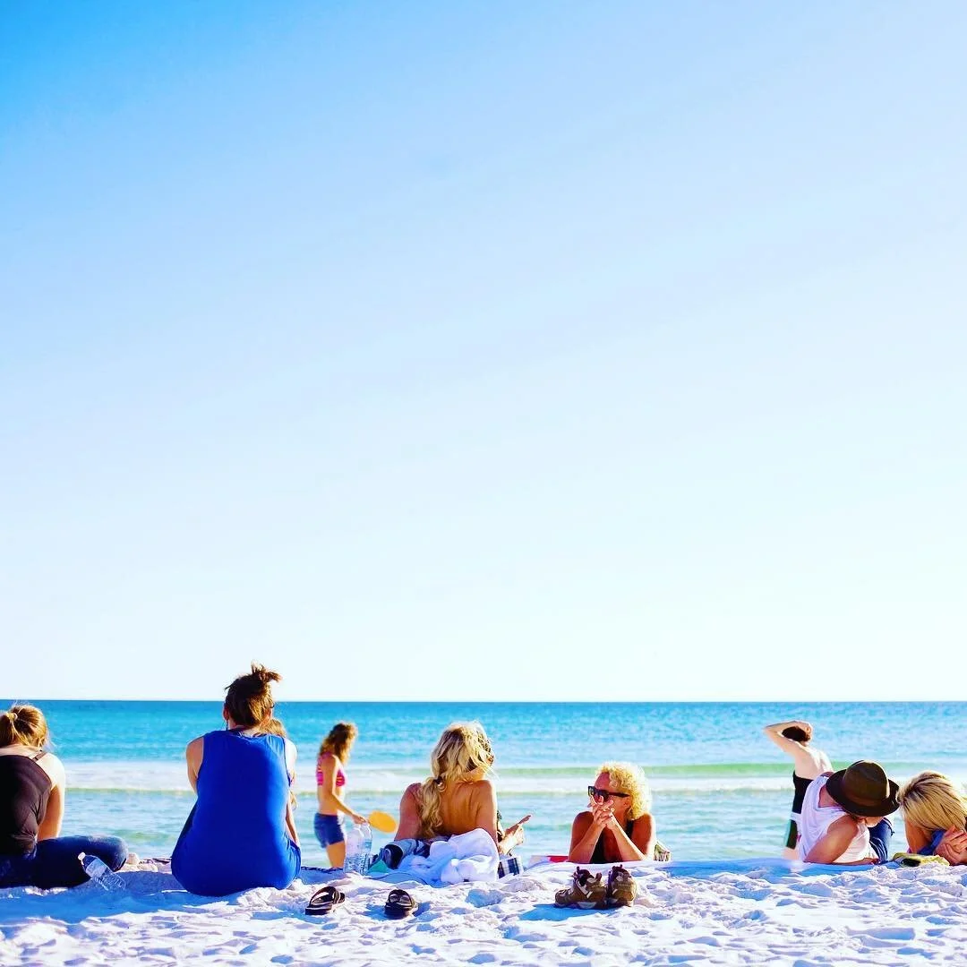 God wired us for community, and I don't know about you, but I'm so grateful to live in an age where online communities exist, giving us the opportunity to connect with people all over the world at any time.
⠀⠀⠀⠀⠀⠀⠀⠀⠀
I've been blessed to meet so many