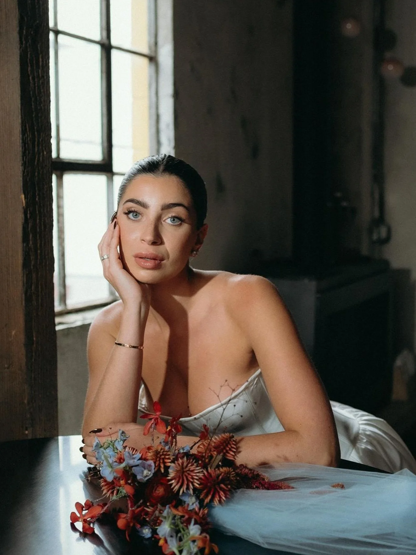 Featured in this issue of @rockymtnbride 

Vendors 
Planner | @thistleandthorneweddings 
Photographer | @sararogersphotography
Florist | @de.la.flore
Makeup Artist | @paigegriffithmakeup
Hair Stylist | @claraleungdesigns 
Cake | @cakeandgiraffe
Table