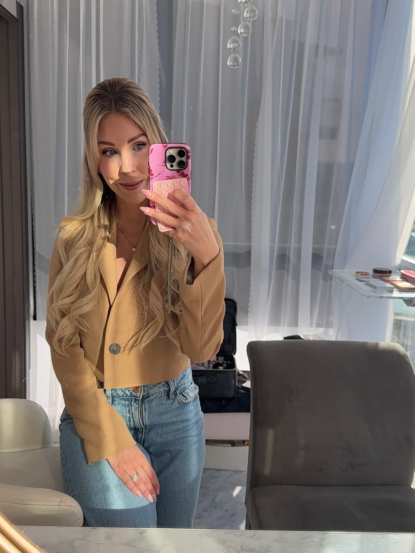 A realistic peak into my weekend.
Event glams, grad glams, and a group lesson. 

Closing out January with a busy week 🫶