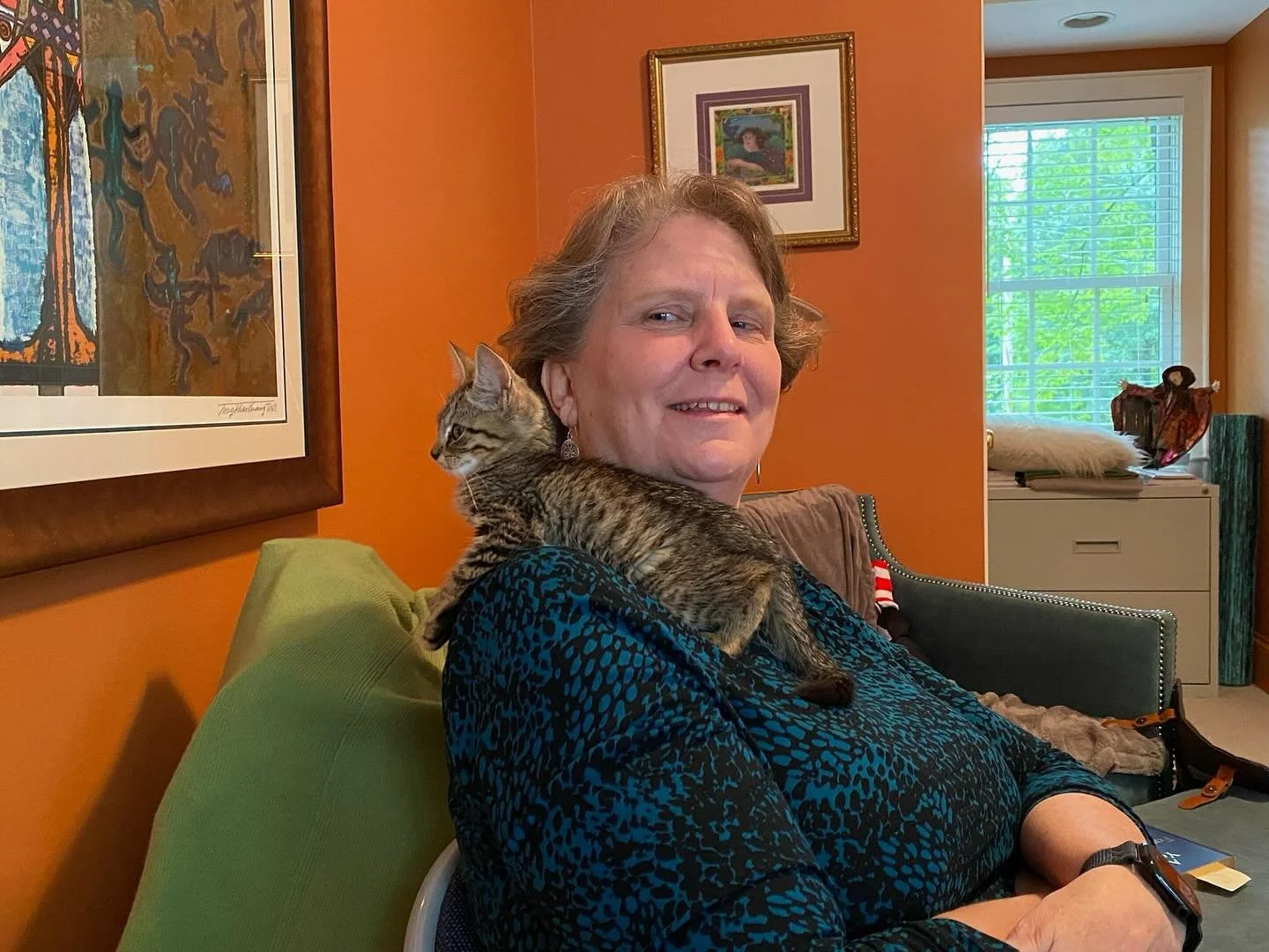 Nice to have help while out visiting clients! #techcat #hanger-on #swclientpets
