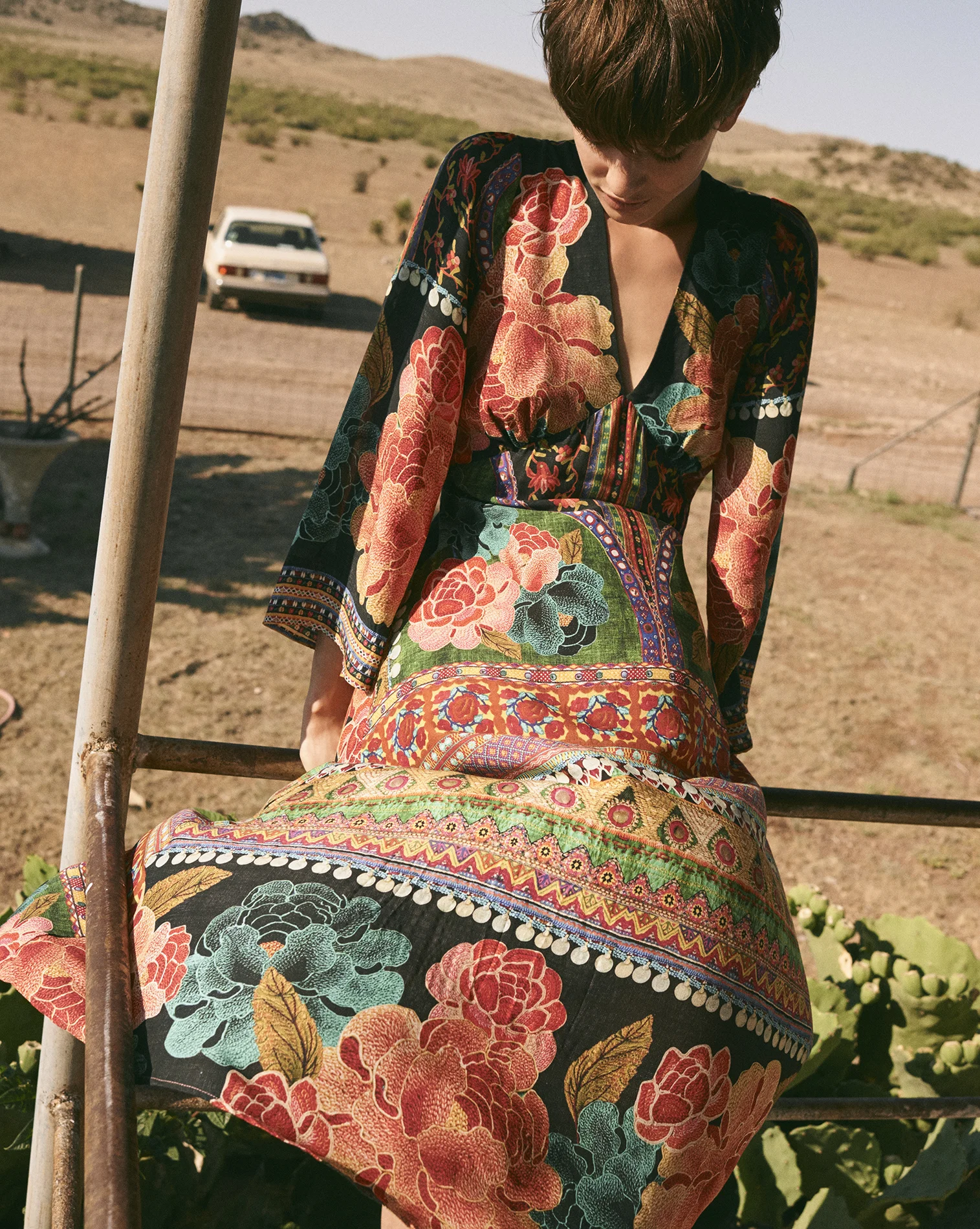 ANTHROPOLOGIE_AUG17_SOUTH_004_FARMPRINTEDBELLSLEEVEMAXI_053_post_JR.jpg