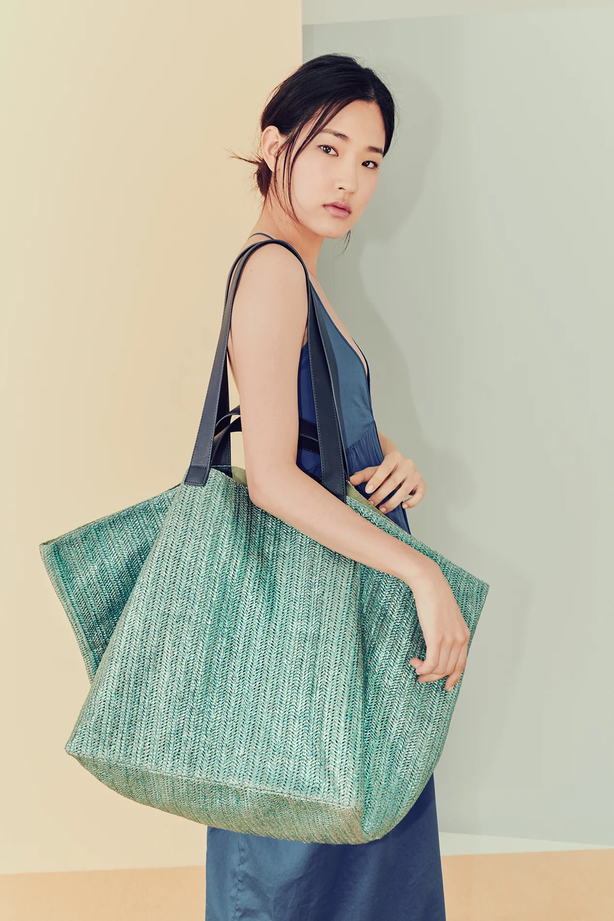 ANTJUNEACCESSORIES17_NYC_008_034 post NE_RGB_Post_ICS.jpg