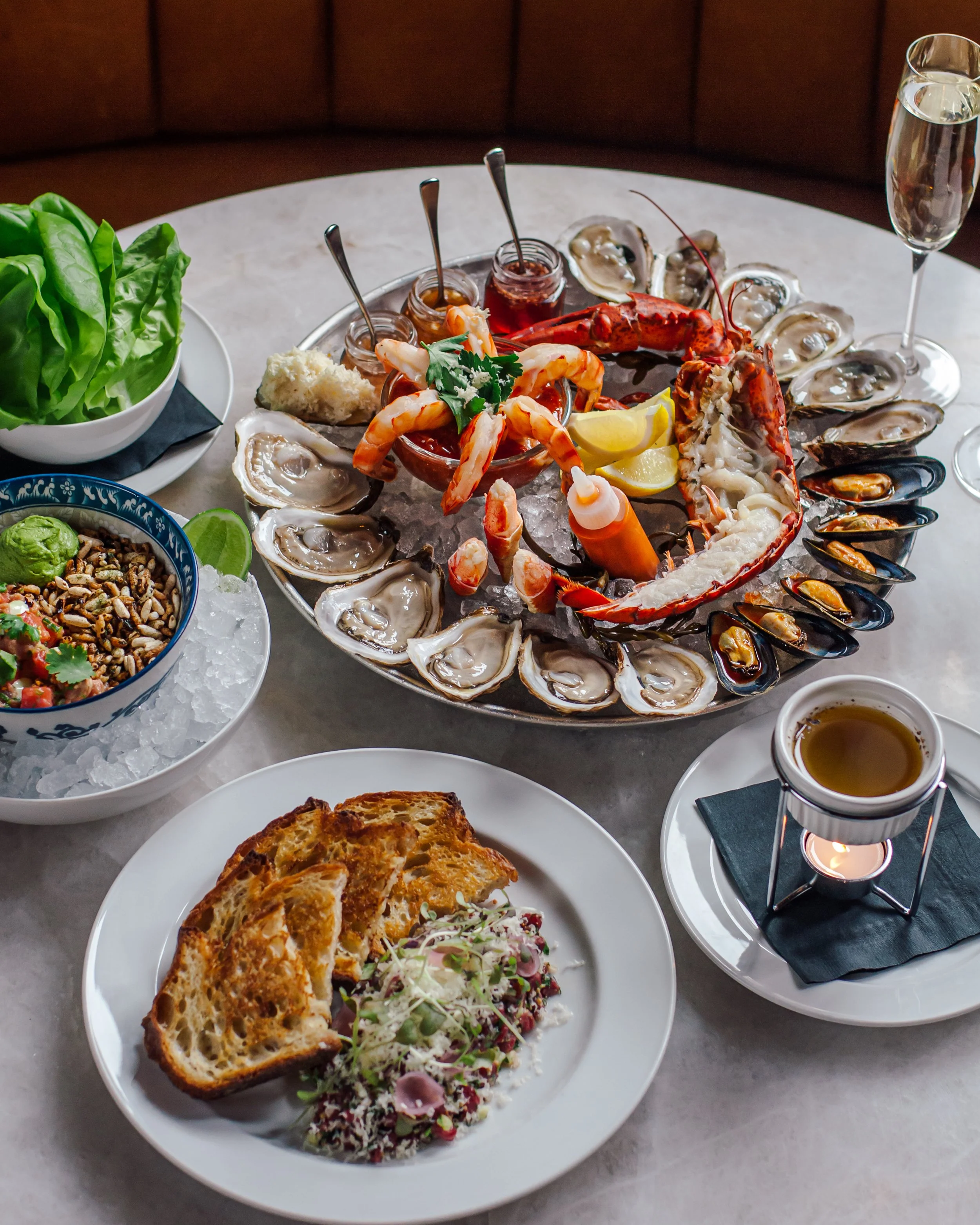 Pink Sky, Toronto, restaurant, food, seafood, king street, oysters, mussels, shrimp, lobster, cocktail