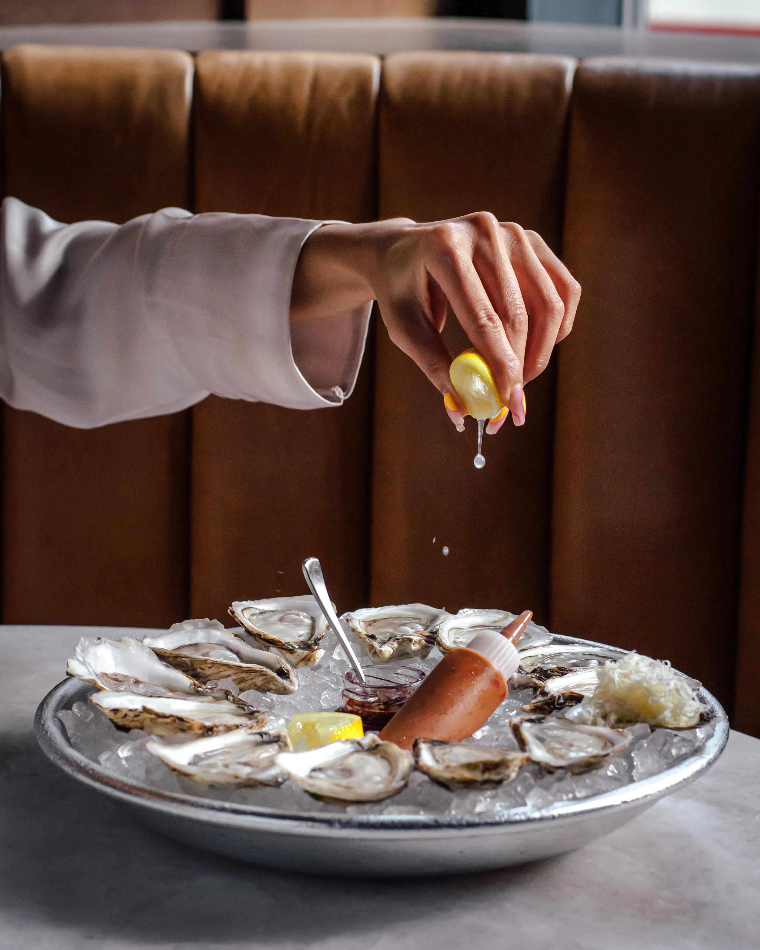 Pink Sky, Toronto, restaurant, food, seafood, king street, oysters, mussels, shrimp, lobster, cocktail