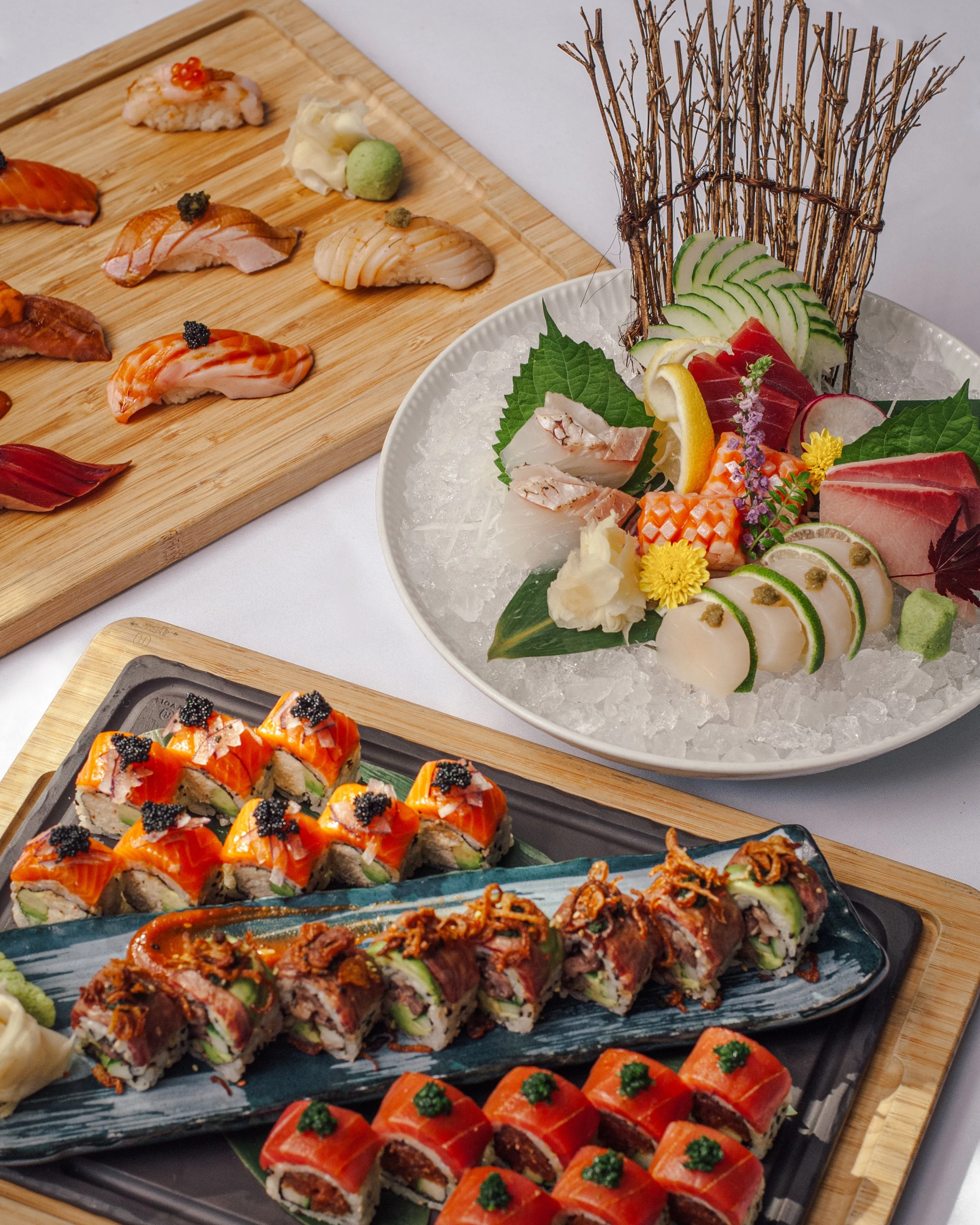 Black + Blue, toronto, food, table, cocktails, drinks, restaurant, sushi, sashimi