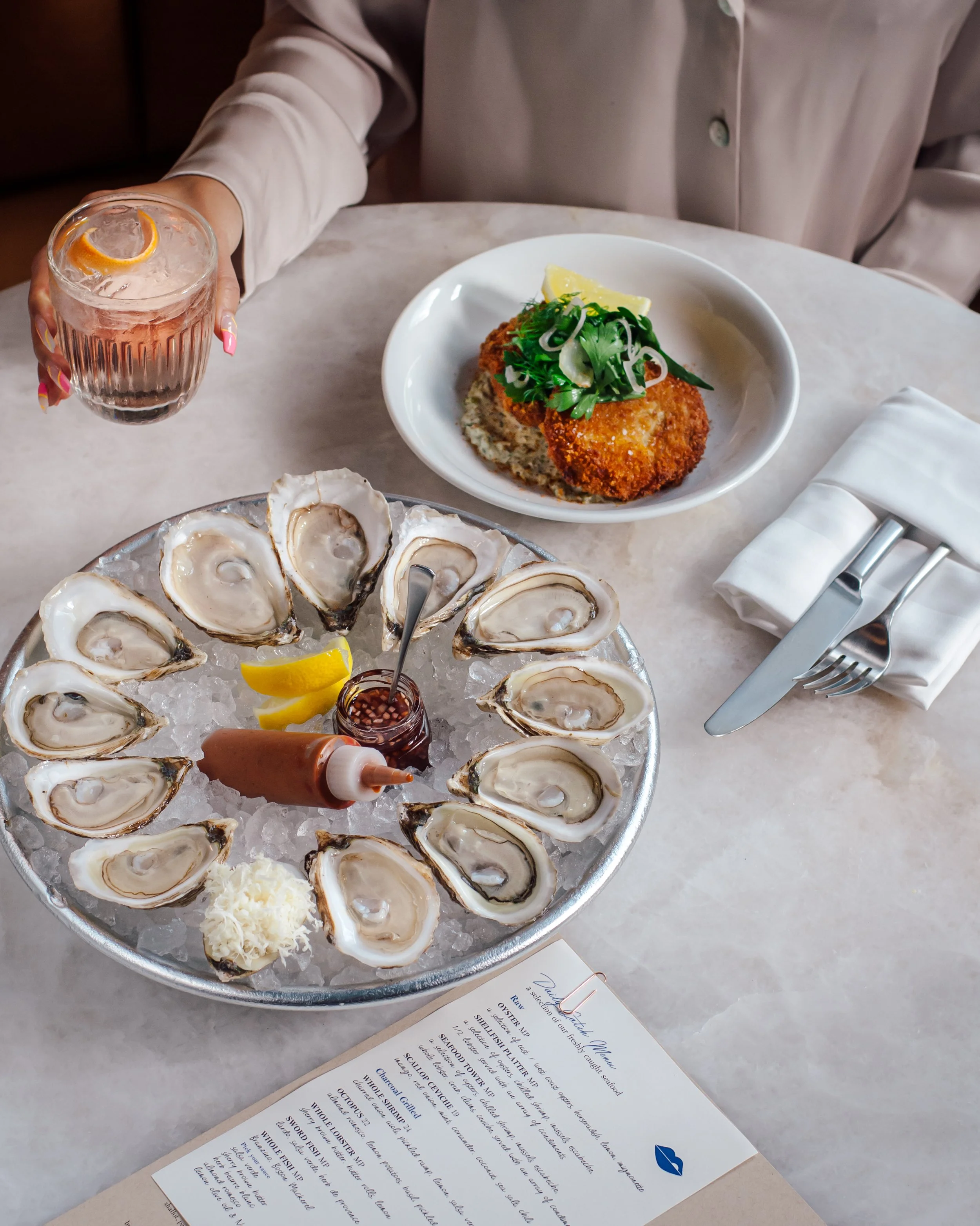 Pink Sky, Toronto, restaurant, food, seafood, king street, oysters, mussels, shrimp, lobster, cocktail