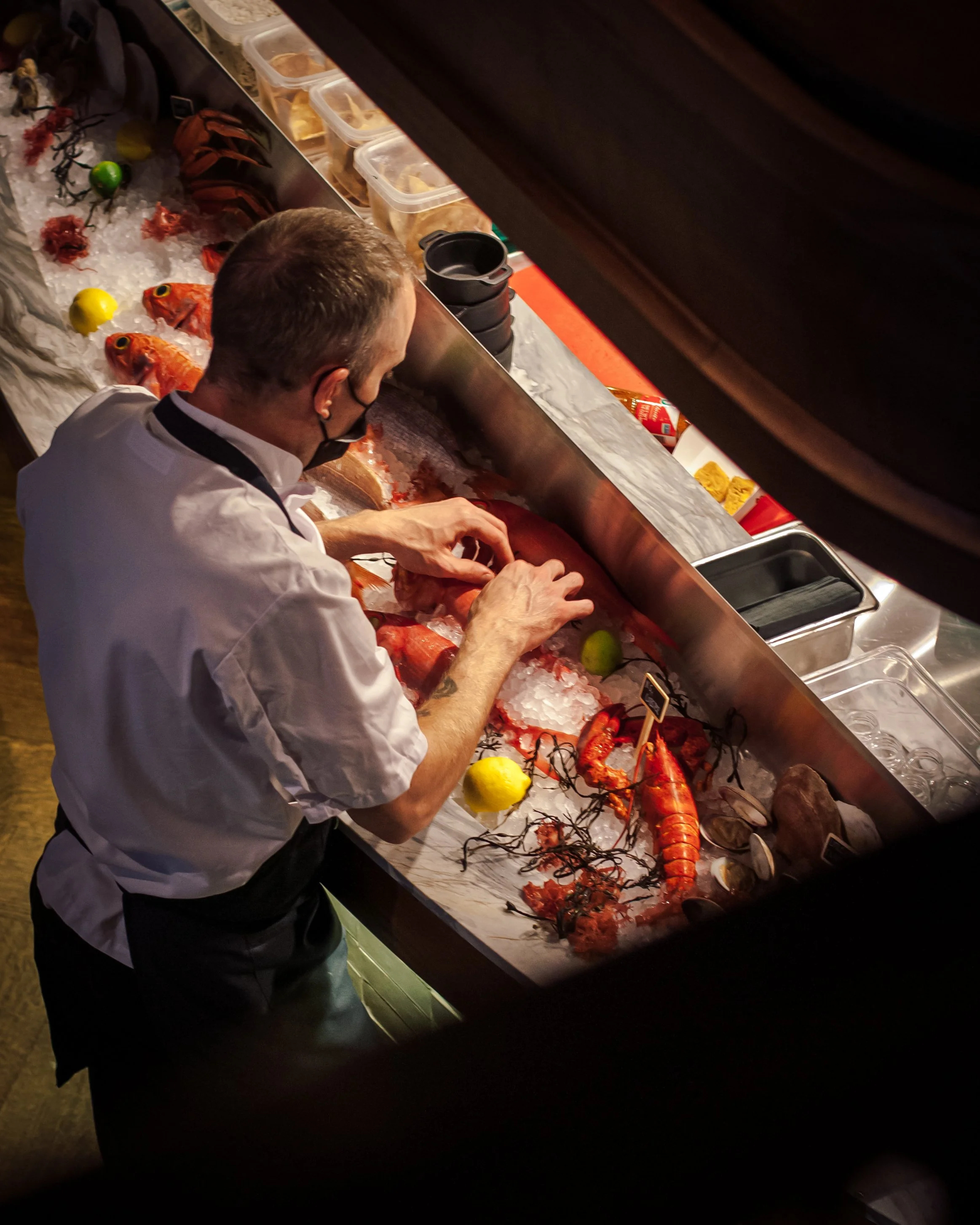 Pink Sky, Toronto, restaurant, food, seafood, king street, oysters, mussels, shrimp, lobster, cocktail