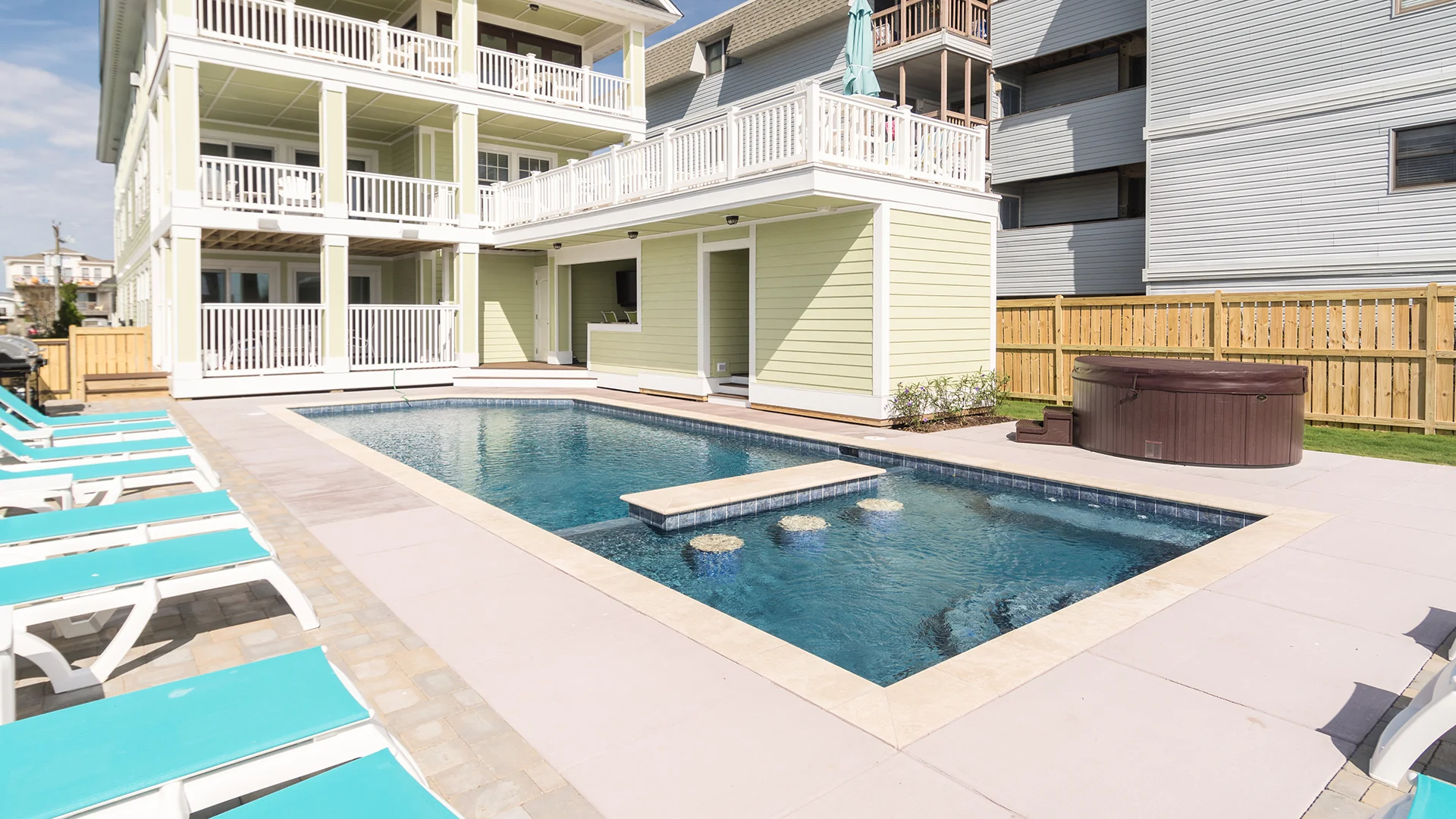 KD1631-pool2 (1).jpg