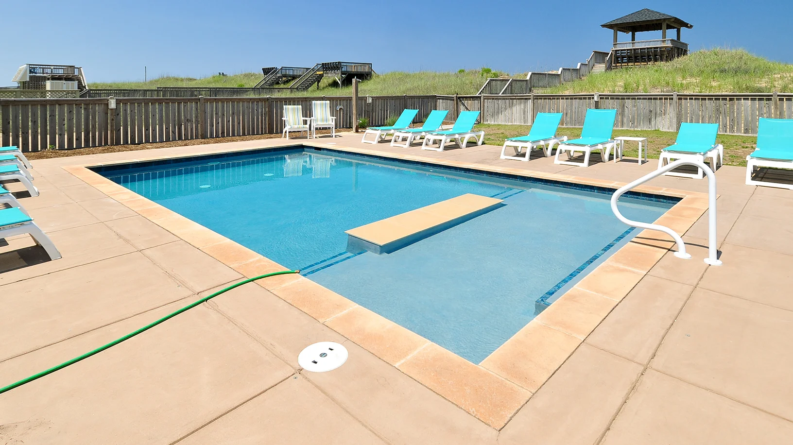 KD1409-pool.jpg