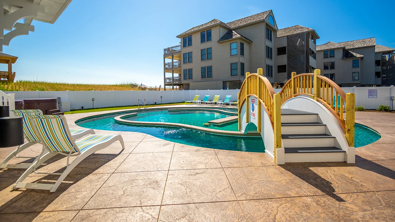 KD1627-Pool2.jpg