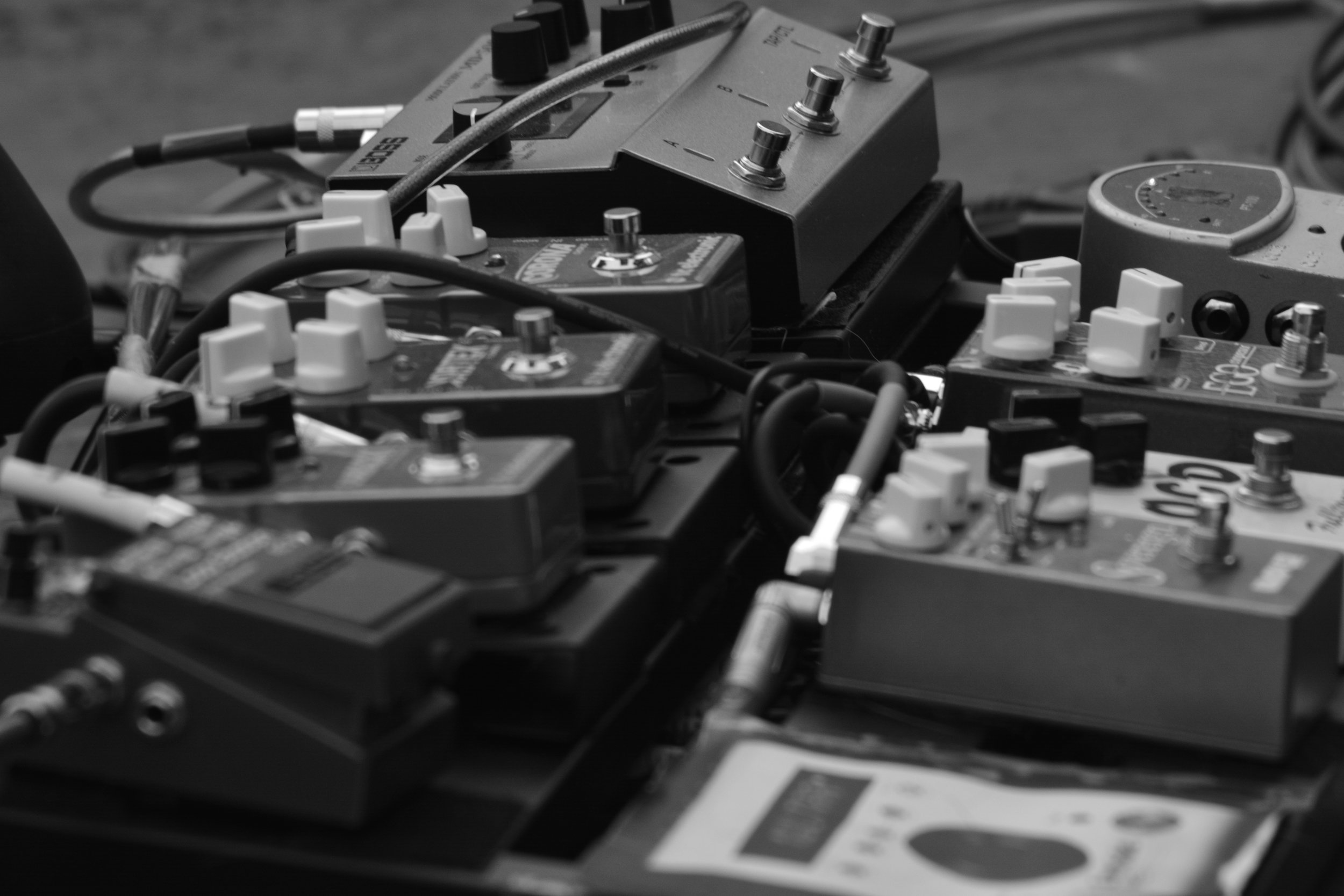 Shoegaze Guitar Pedales (on Dope)