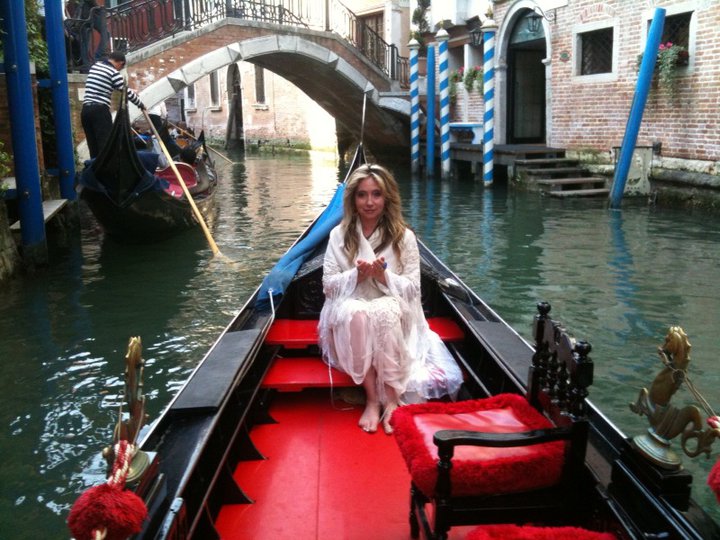 venicegondolaleesa1.jpg