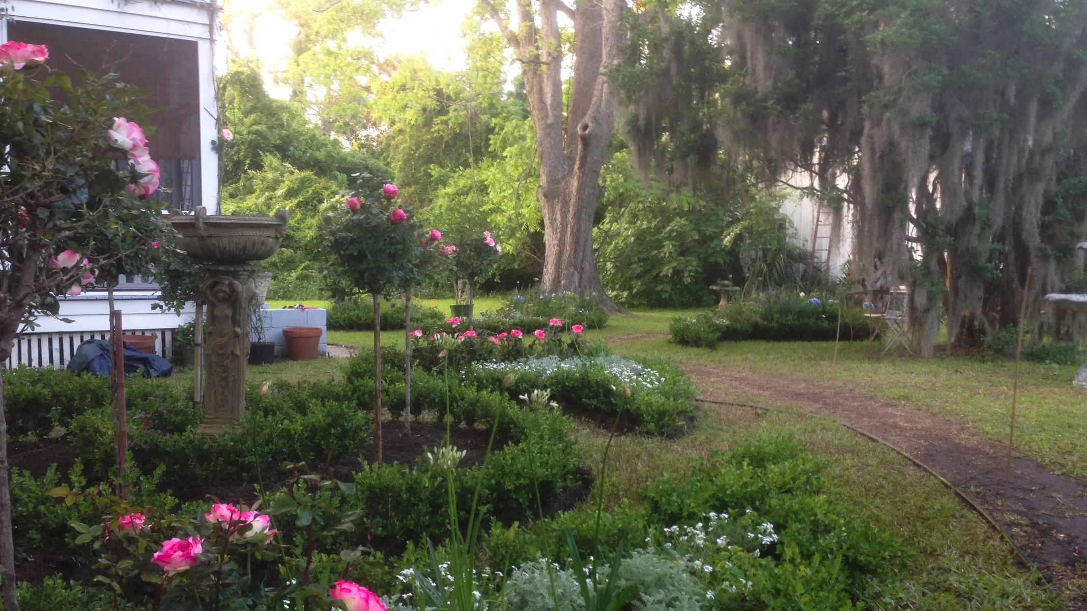 32 garden_1_format_hwjlmo.jpg