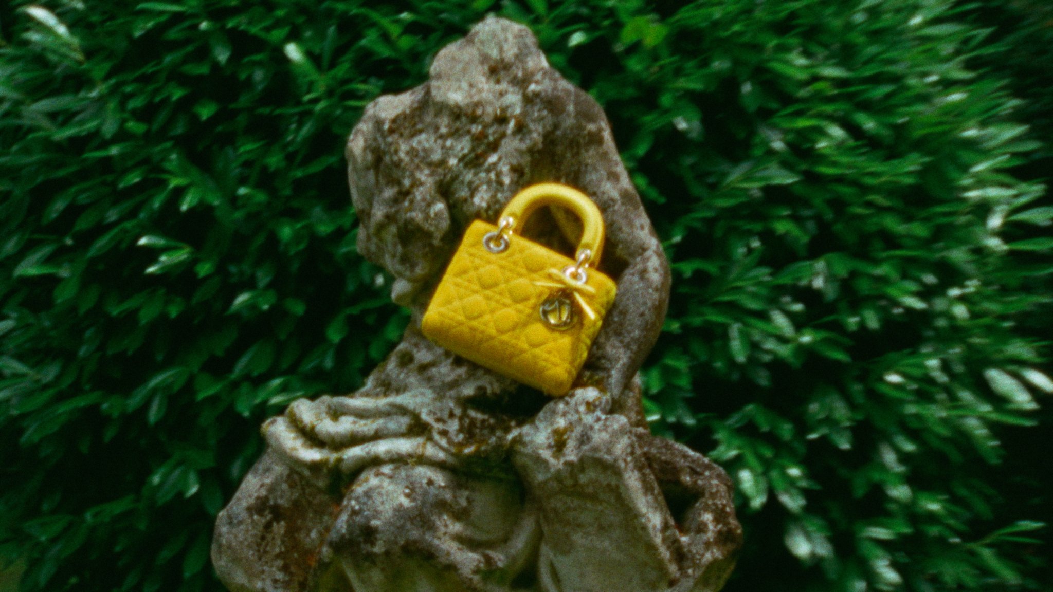 LADY DIOR MIKEY MADISON