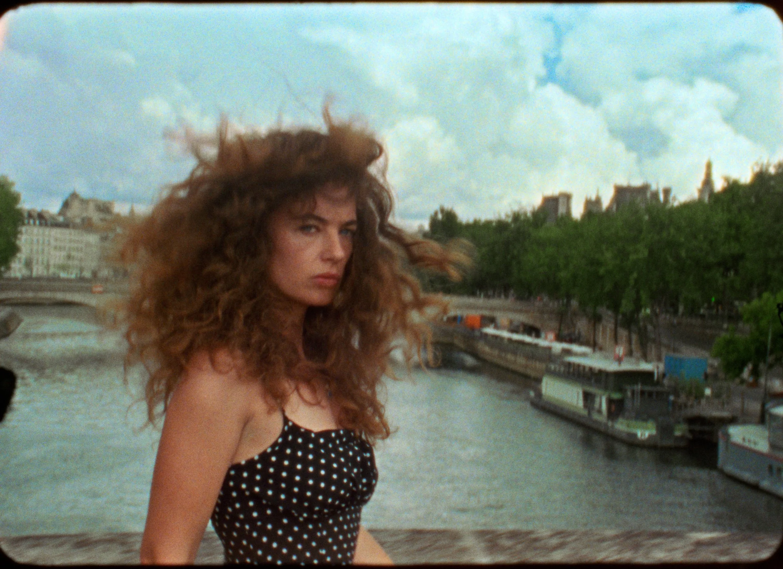 MY SEMAINE - V9 WITH GRAPHICS.00_00_07_20.Still107.jpg