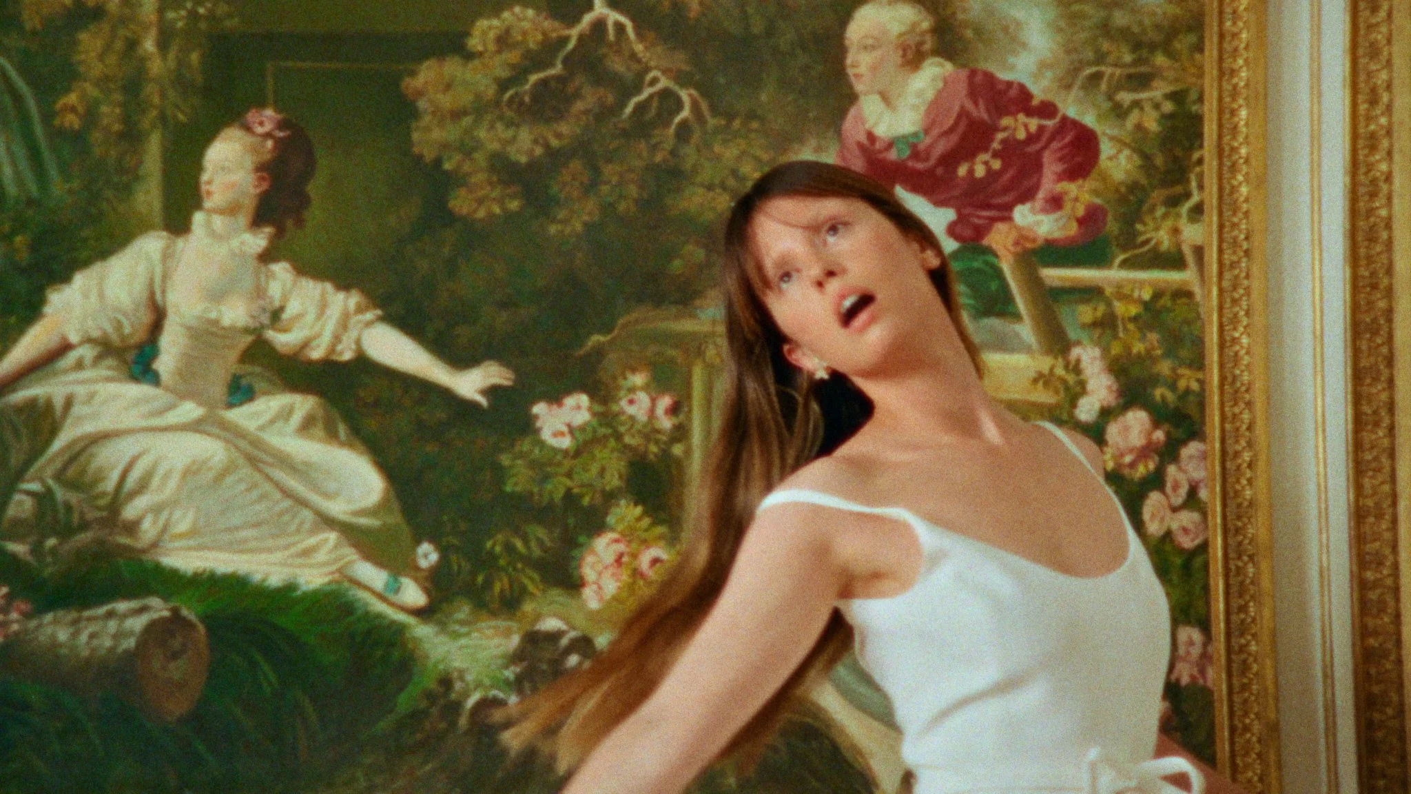 Mia_Goth__LADYDIOR_V16 LOGO_16-9.00_00_28_16.Still025.jpg