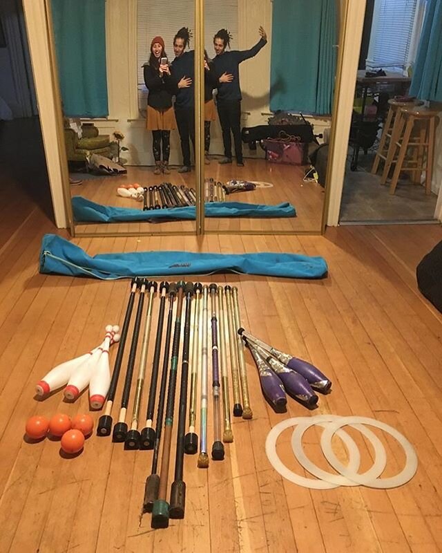 Super excited to be sending this staff package down to the youth at Colectivo El Nido de las Artes in Nicaragua!

Special thanks to @juniper.bug for taking the initiative on delivering these staffs, and to @Flowtoys, @dark.monk, Jeremy Cinders Mobley