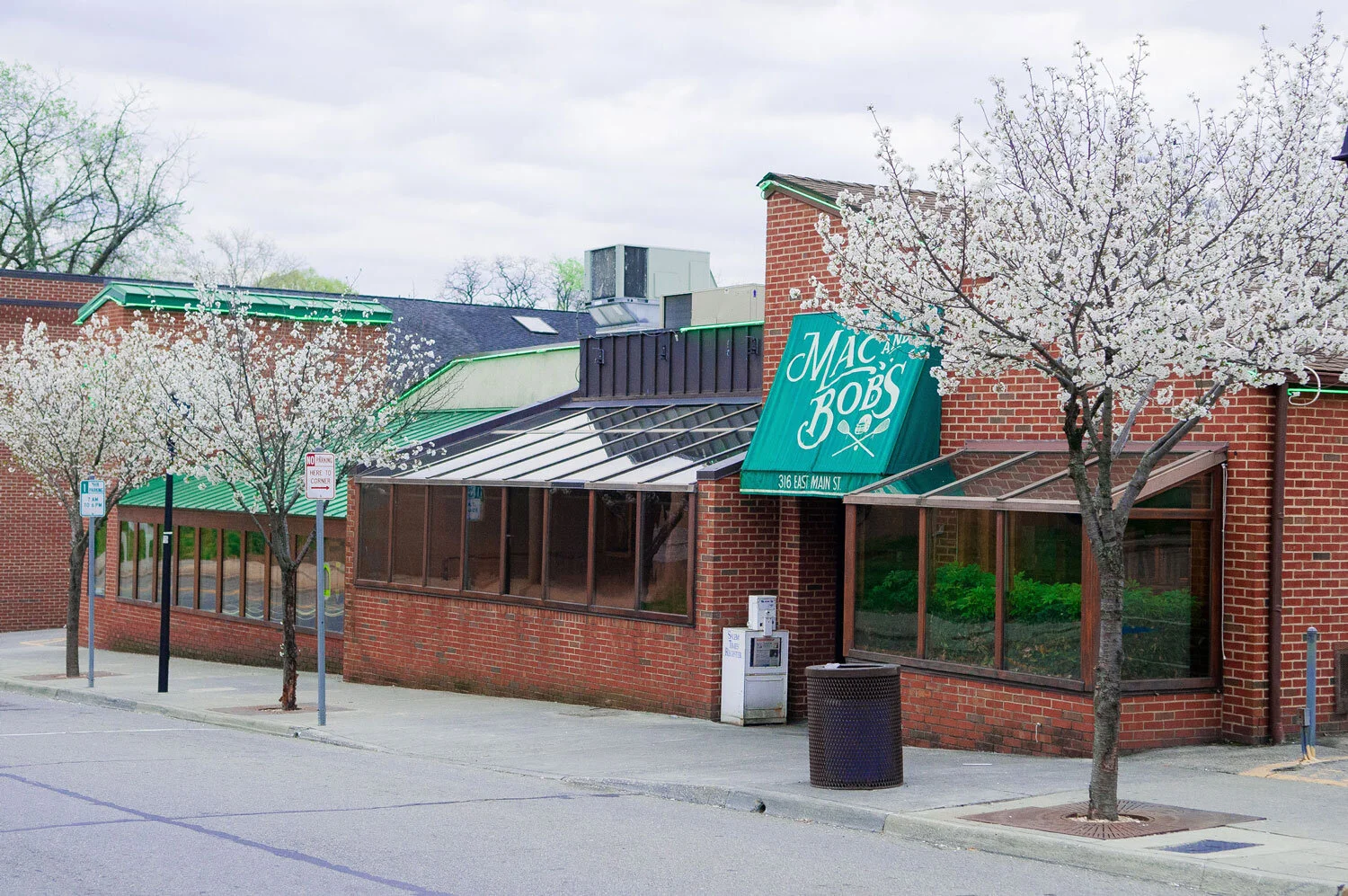 Mac and Bobs Restaurant