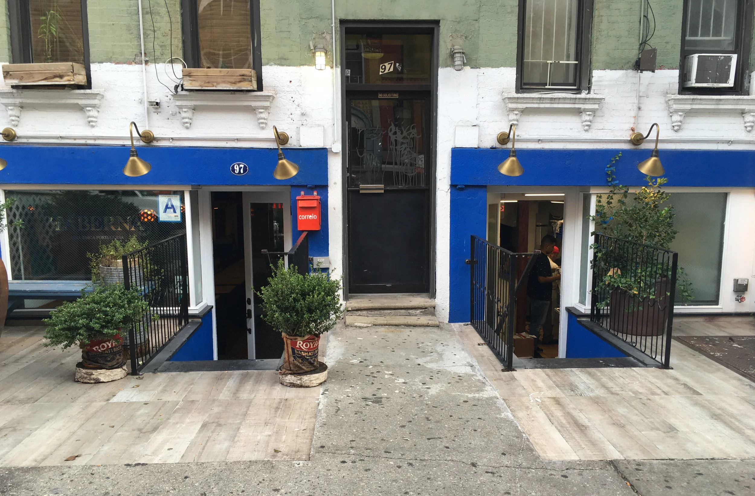 Front entry.JPG
