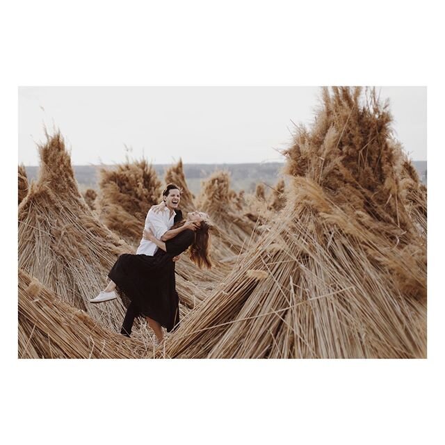 fields of gold 🌾

field note - We had met accidentally in Dallas. I was living in New York, she was living in Vienna. The relationship at first seemed implausible. Flying brought us together just as easily as it took us apart. Flying gave us time to