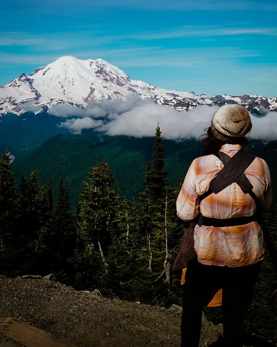 Live your life. Stop caring what others think. Do you baby. The world needs you, not some dumbed down version of you ❤️
.
#mountainliving #mountrainiernationalpark #womenoverlandingtheworld #womeninspiringwomen #womenwhoexplore #newbornbaby #newmama