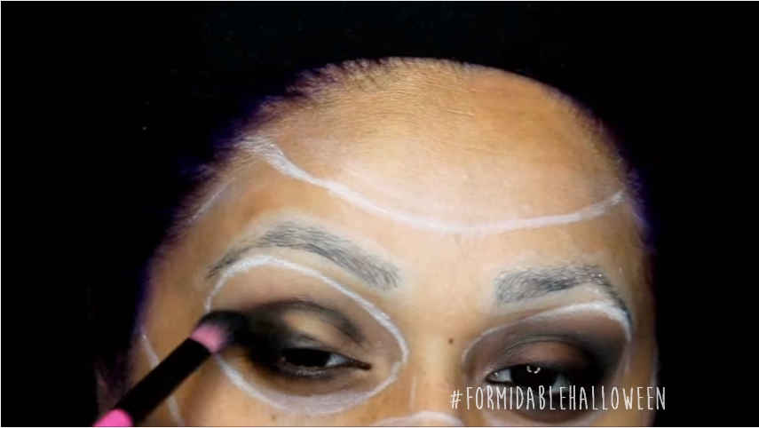 7 eye shadow blender.png