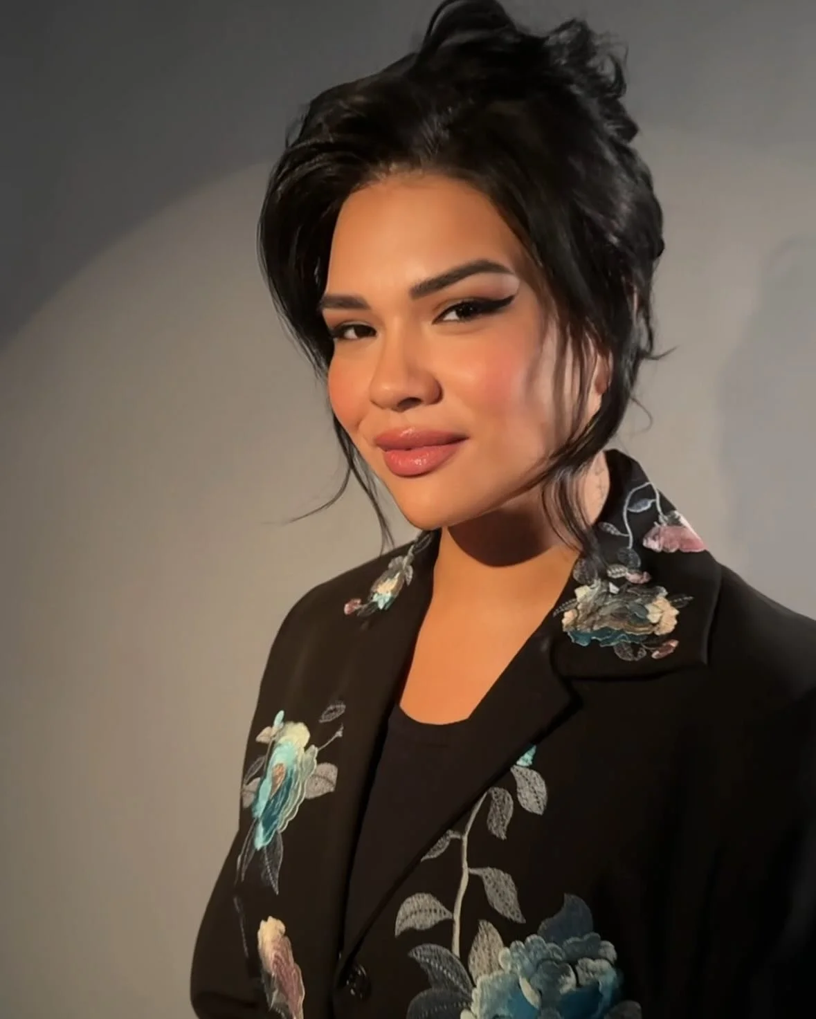 A fantastic day with @melodymcarthurmusic on set for her new music video! Congrats girl 🎵

Makeup: @emilyphungmakeup 
Hair: @blackpinproject