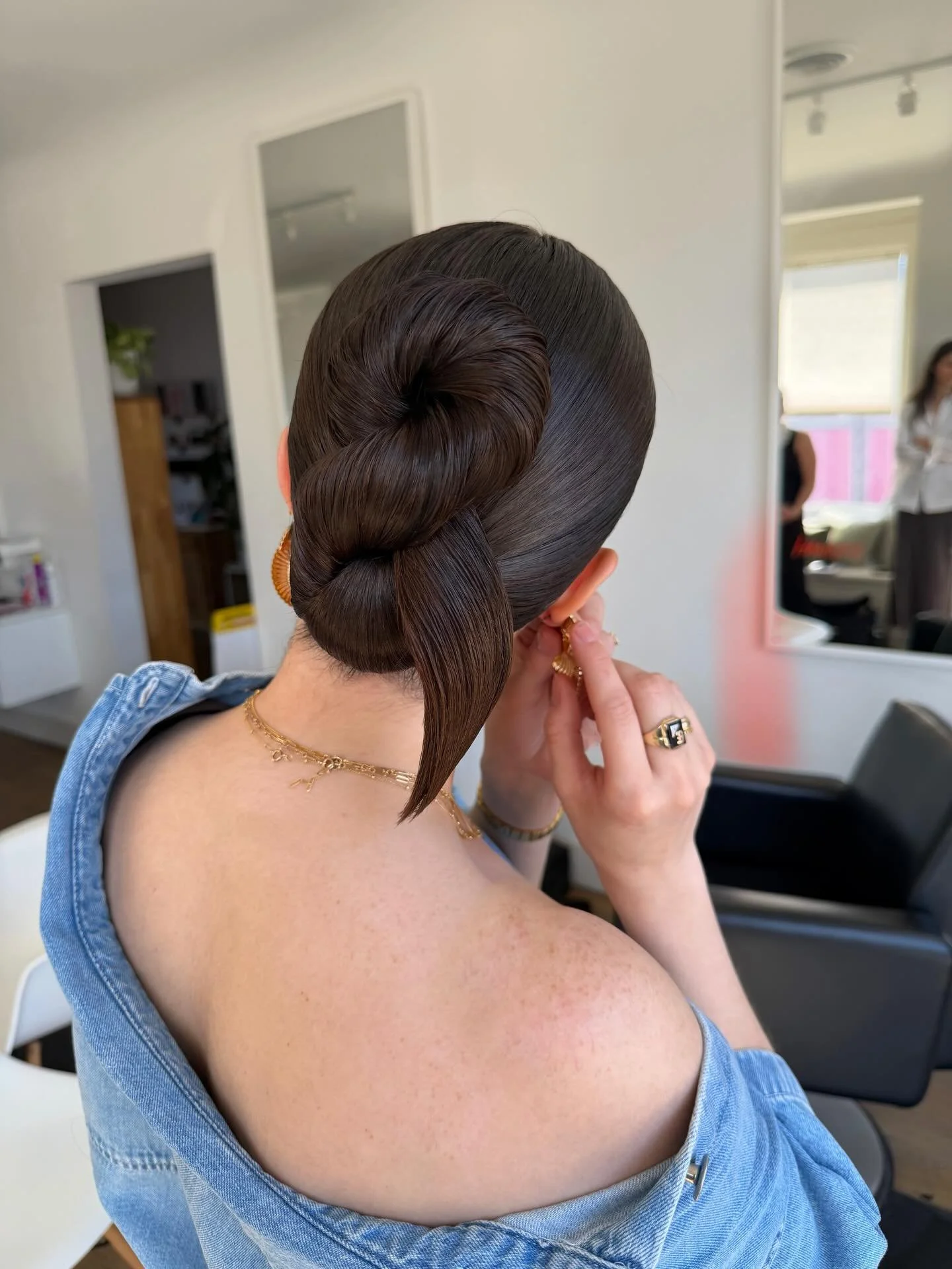 Packed my kit and got myself to Ottawa this weekend and honestly?? Best decision 🖤

Two days at @showponyhair with the absolute nicest humans. Like genuinely the best group of women. This is the part of my job I will never take for granted &mdash; b