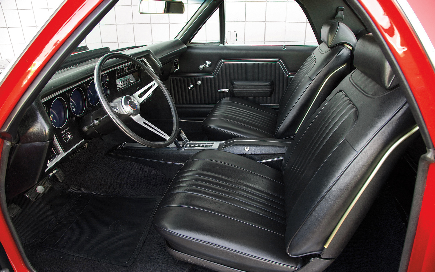 1970-Chevrolet-El-Camino-SS396-interior.jpg