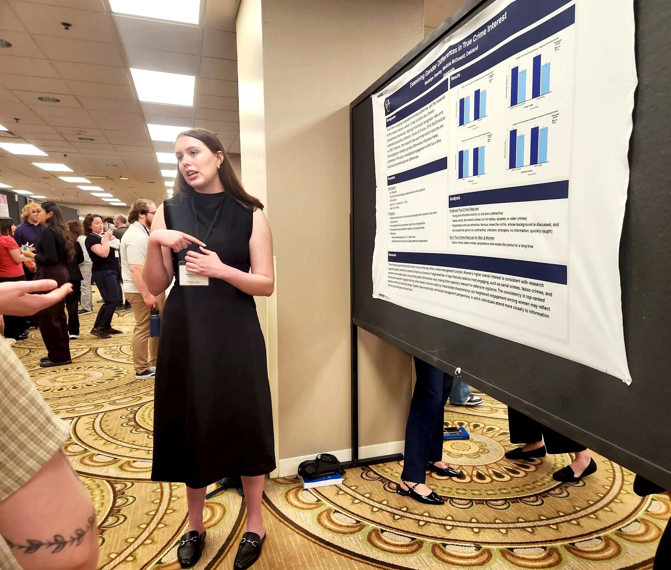 Maddie presenting her work on gender differences in true crime interest at MPA 2026