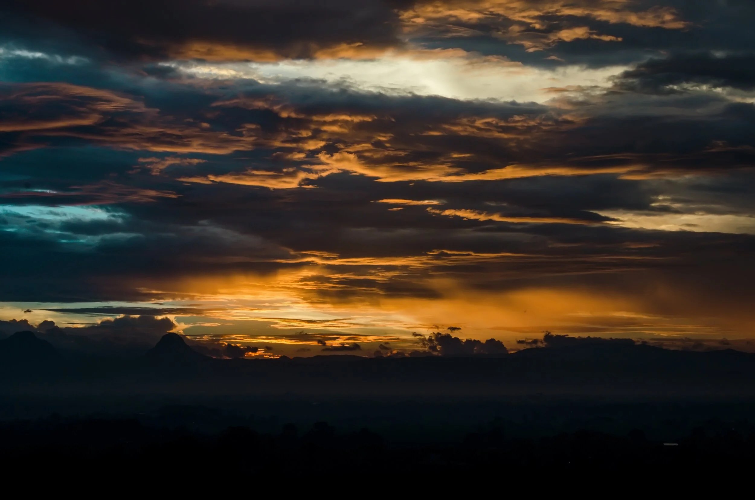 landscape-photo-of-sunrise-997494.jpg